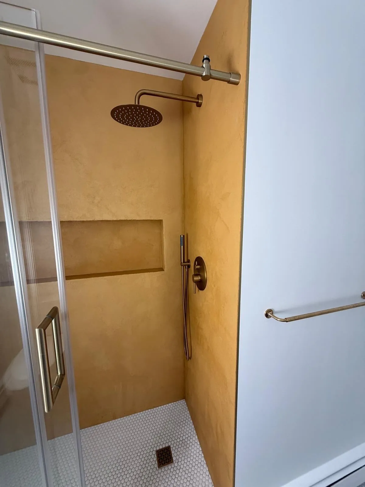 Tadelakt & Microcement Seamless Blend - Microcement Finish